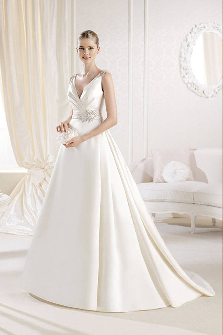 sleeveless dress, fashion dress, wedding dress and beading dress