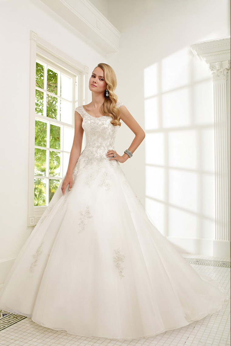 wedding dress, beading dress, fashion dress and pretty
