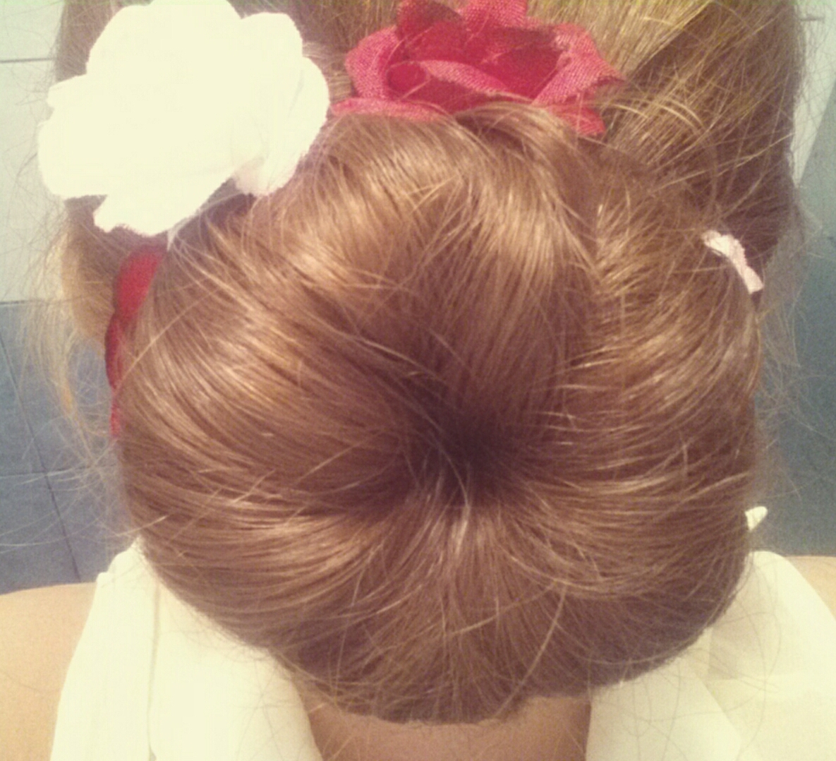 hair, red, white and flowers