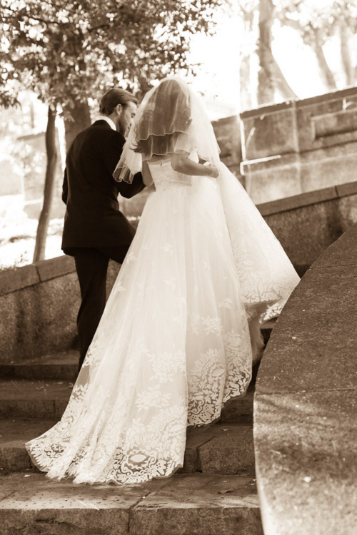 summer, woman, beautiful and oscar de la renta