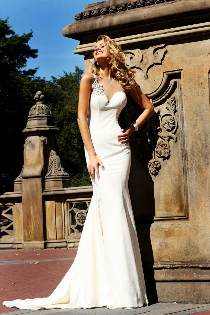 fashion dress, beading dress, sleeveless dress and wedding dress