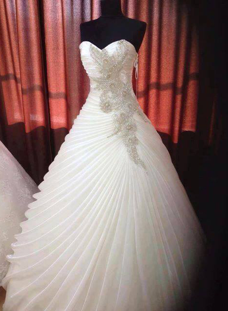 ivory wedding dresses, beading bridal gowns and ball gown bridal gowns