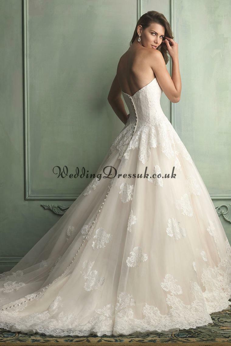 wedding dress, fashion dress, beading dress and sleeveless dress