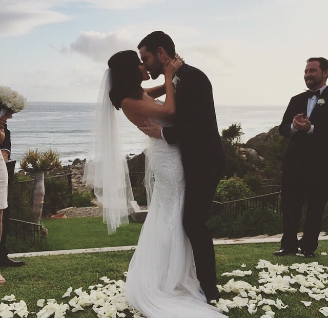 wow, beach wedding, marry me and kiss