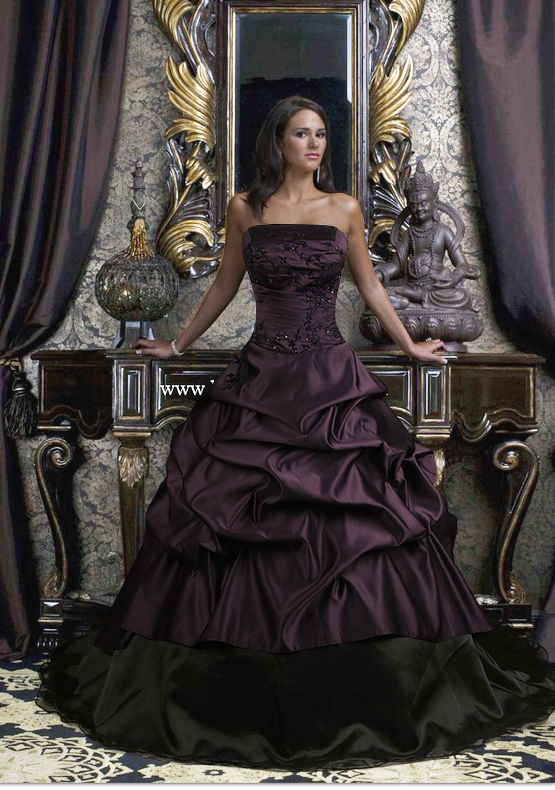 gothic, purple wedding, groom.flowers and bride