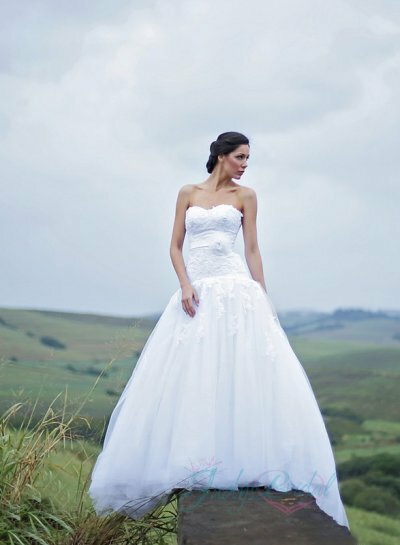 white, wedding dress and sweetheart