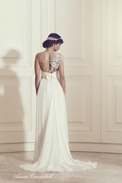 wedding dress, back and Dream