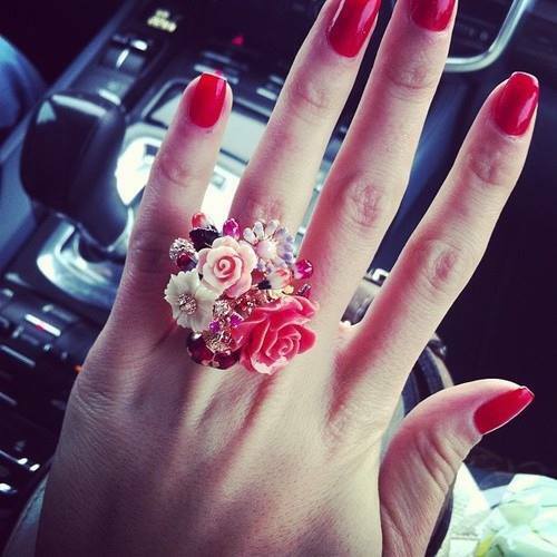 flowers, roses, nail and acessories