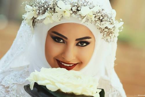 hijab, redlips and makeup