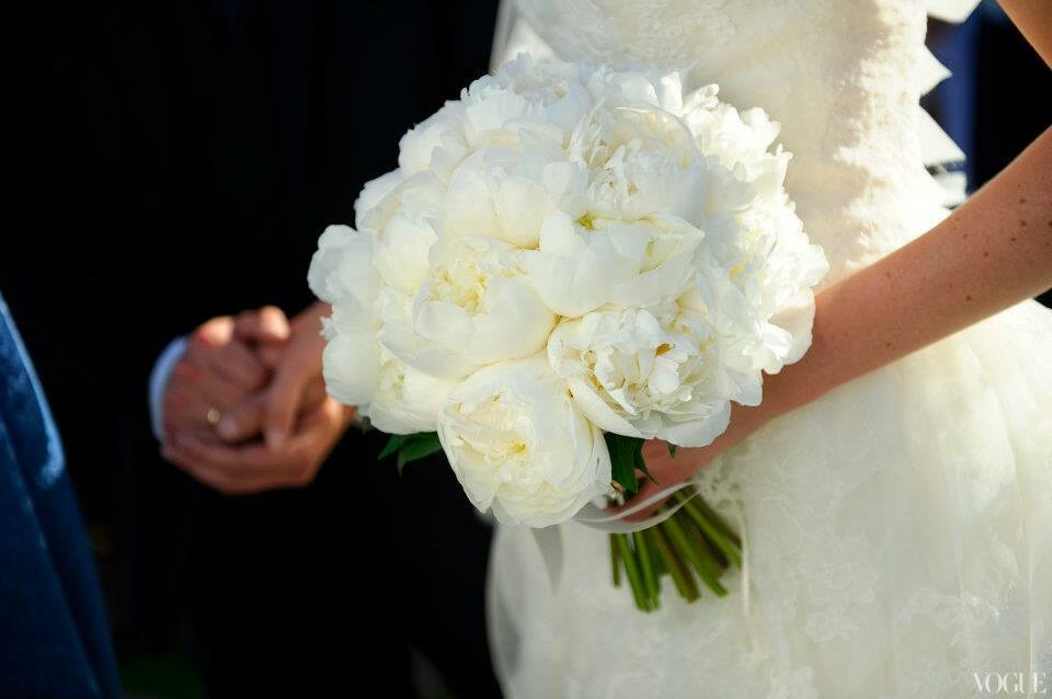 white, bouquet, peonies and vogue