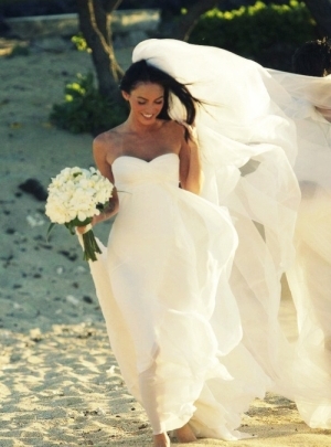 megan fox wedding, beach and flowers