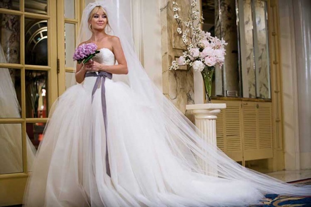 vera wang dress., kate hudson and Bride Wars