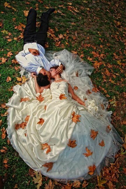 kiss, fall and cute