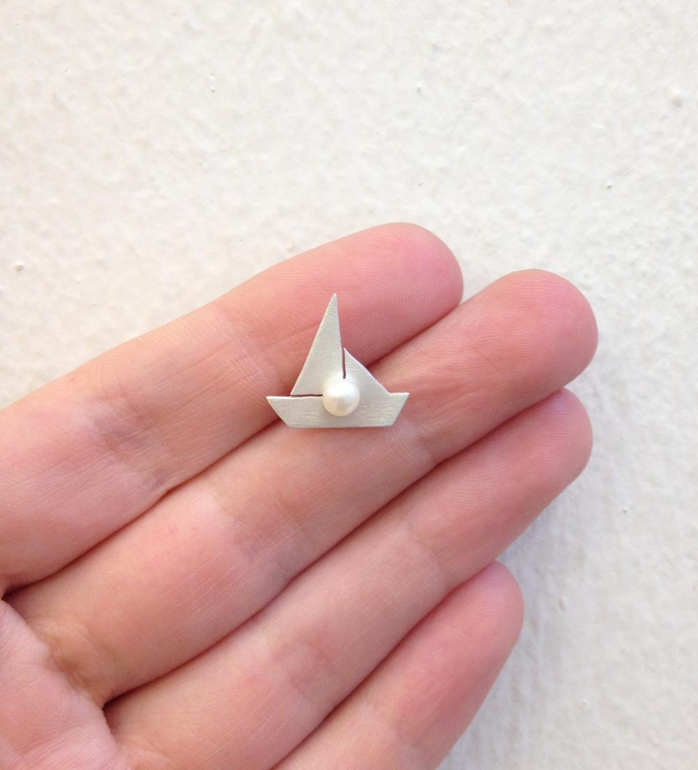 triangular, pearl, breeze and sailing