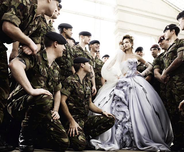 pose, white dress, soldiers and model