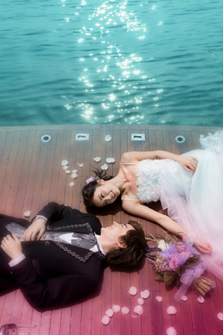 bride and groom and en
