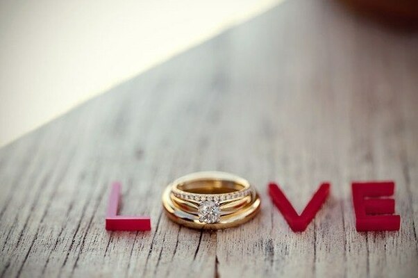 wedding rings, a. and red