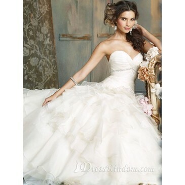 elegant wedding dress and shite wedding dress