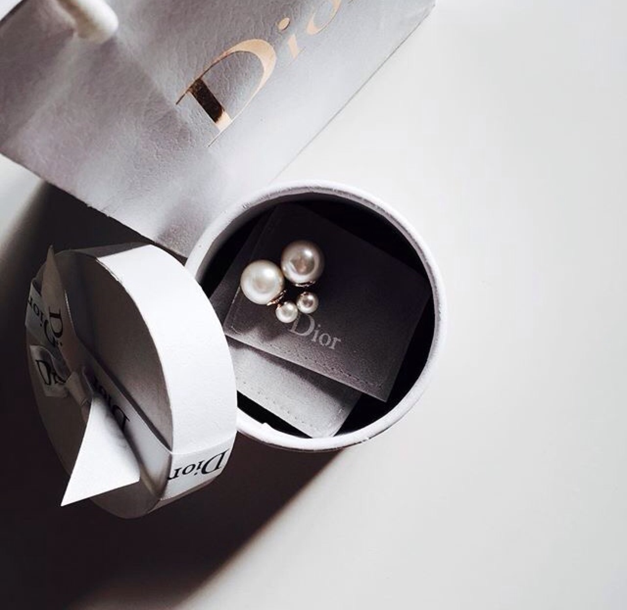 accessories, dior, pearls and box