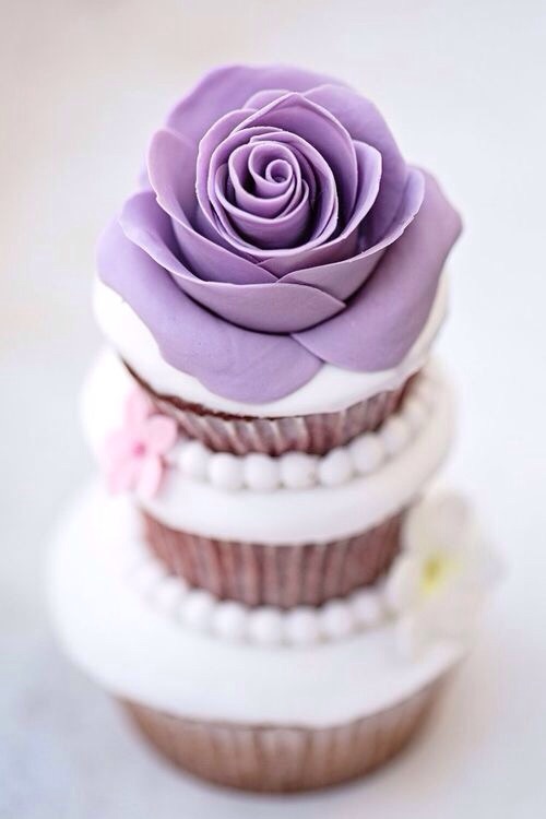 romantic, cupcake, pretty and wedding cupcakes