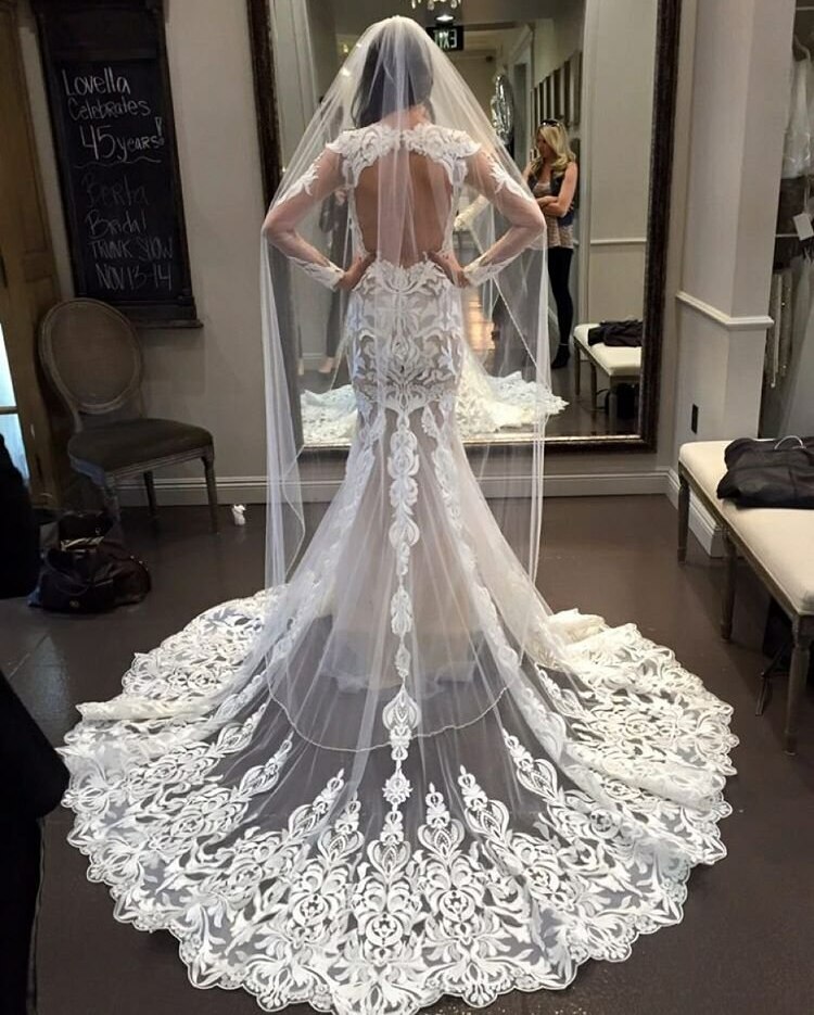 style and wedding_dress