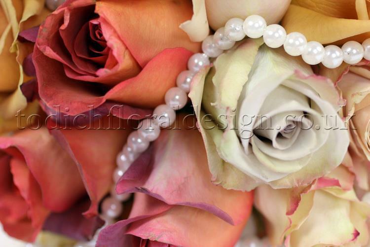 autumna bouquets london, autumna bouquets, autumnal wedding bouquets and wedding bouquets