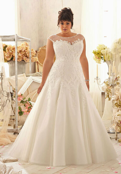 wedding dress, fashion dress, sleeveless dress and beading dress
