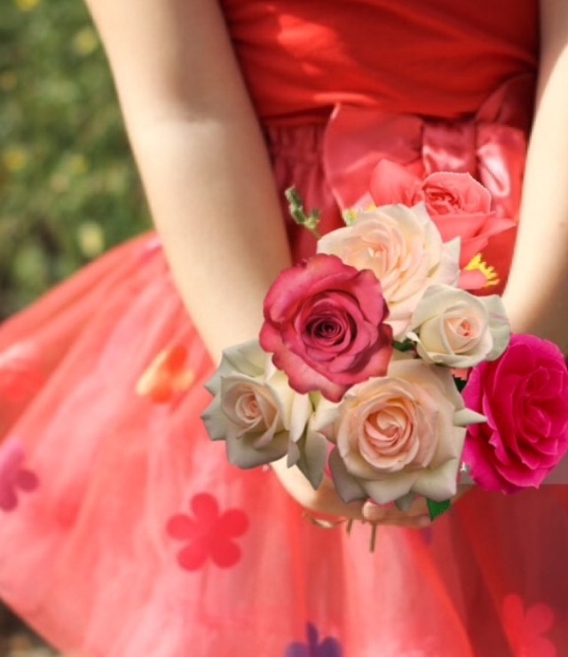 feminine, roses, romantic and flowers