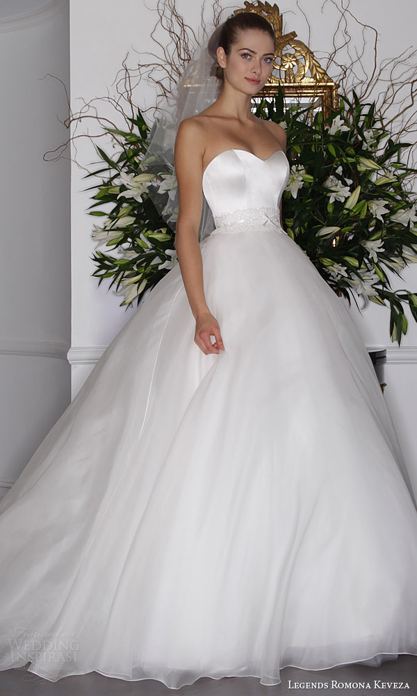 romona keveza and wedding dress