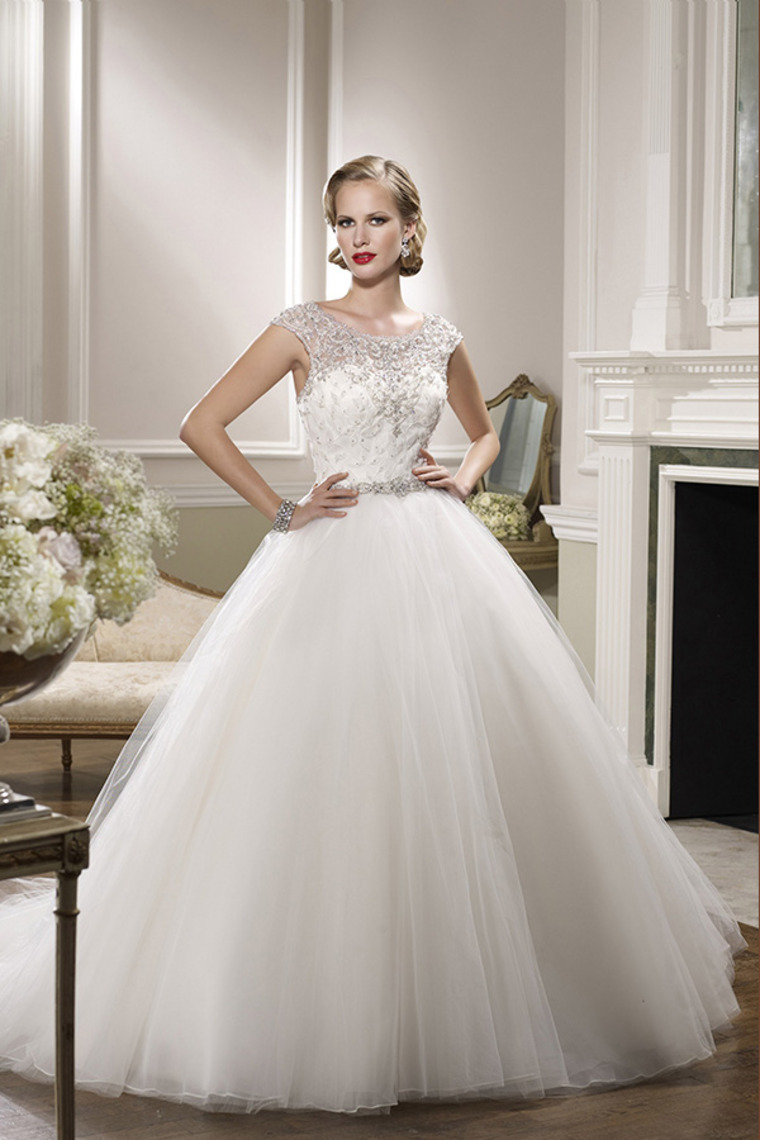 wedding dress, sleeveless dress, beading dress and fashion dress