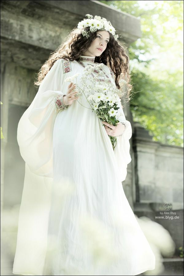 fasntasy, dresd, dress and bouquet