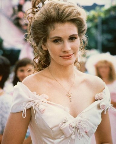 fashion, elegance and julia roberts