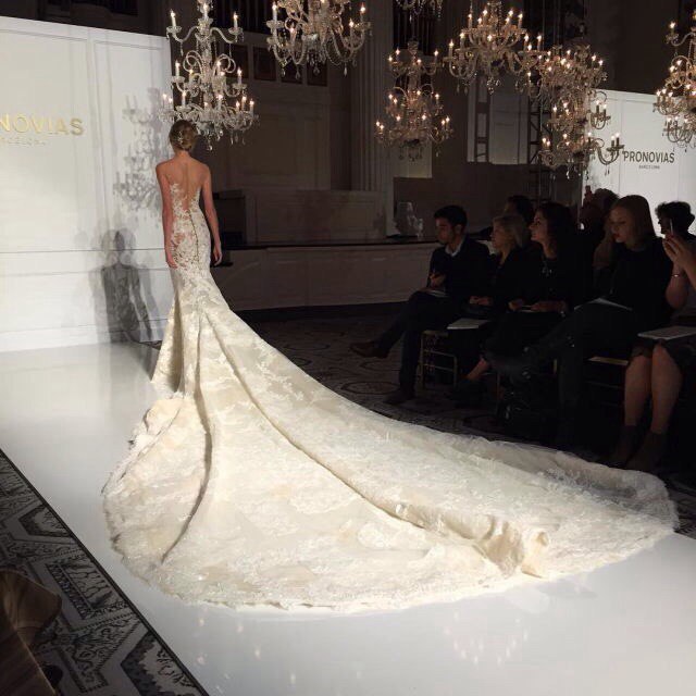 fashion, runway, style and dress