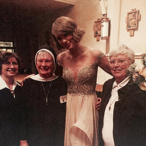 Swift, pink, dress and fans