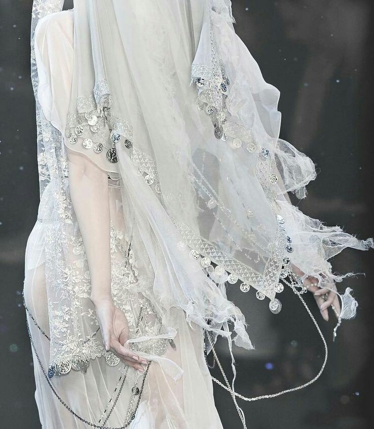 wedding dress, pretty dress, flowing dress and equins