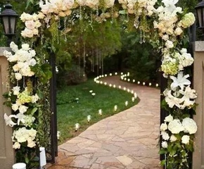 white roses, flower decor and interiorim.com