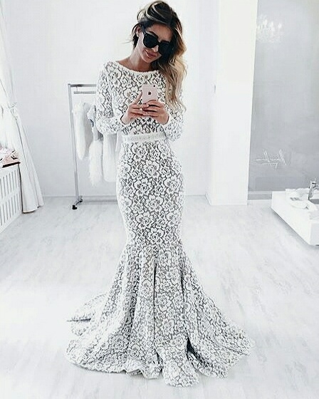 goals, chic and white