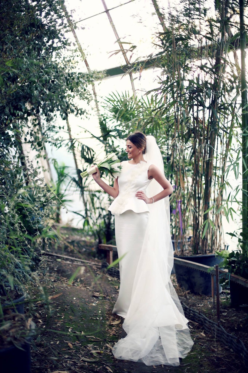 brunette, girl, garden and weddingdress