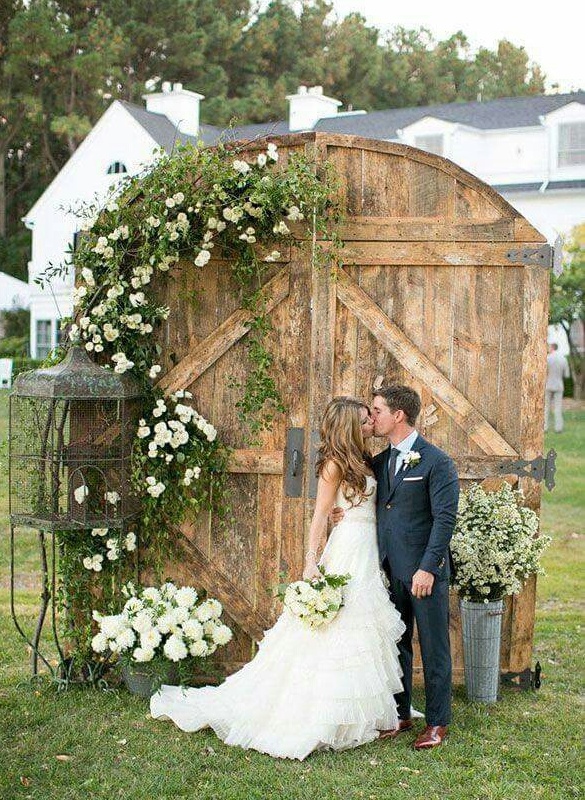 gate, love and decor