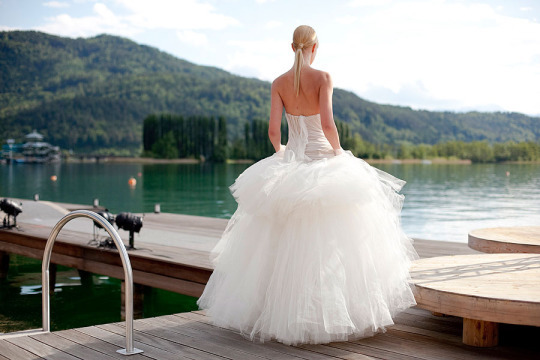 date, ring and fashion