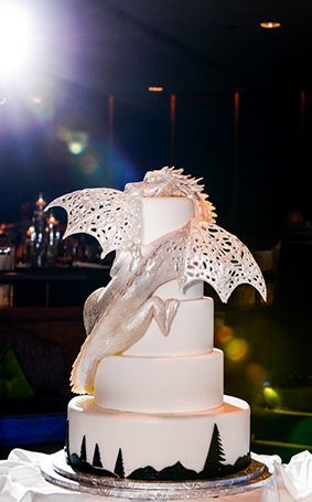 dragon, feshfen and cake