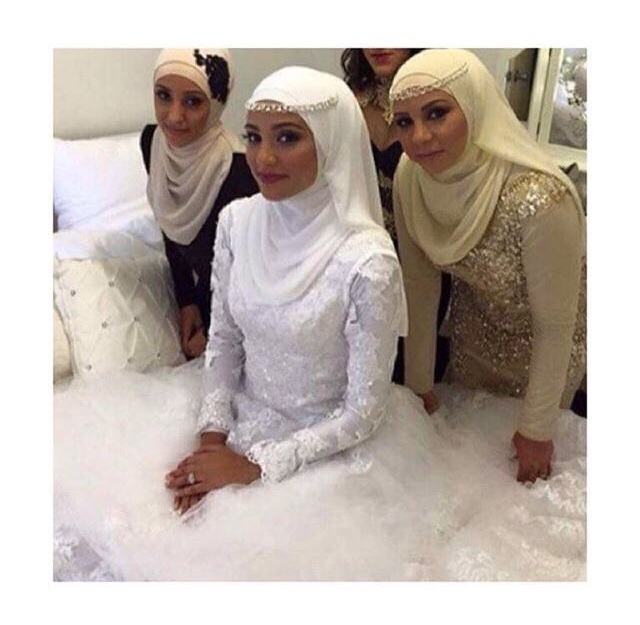 sistah, engaged, voilée and bff