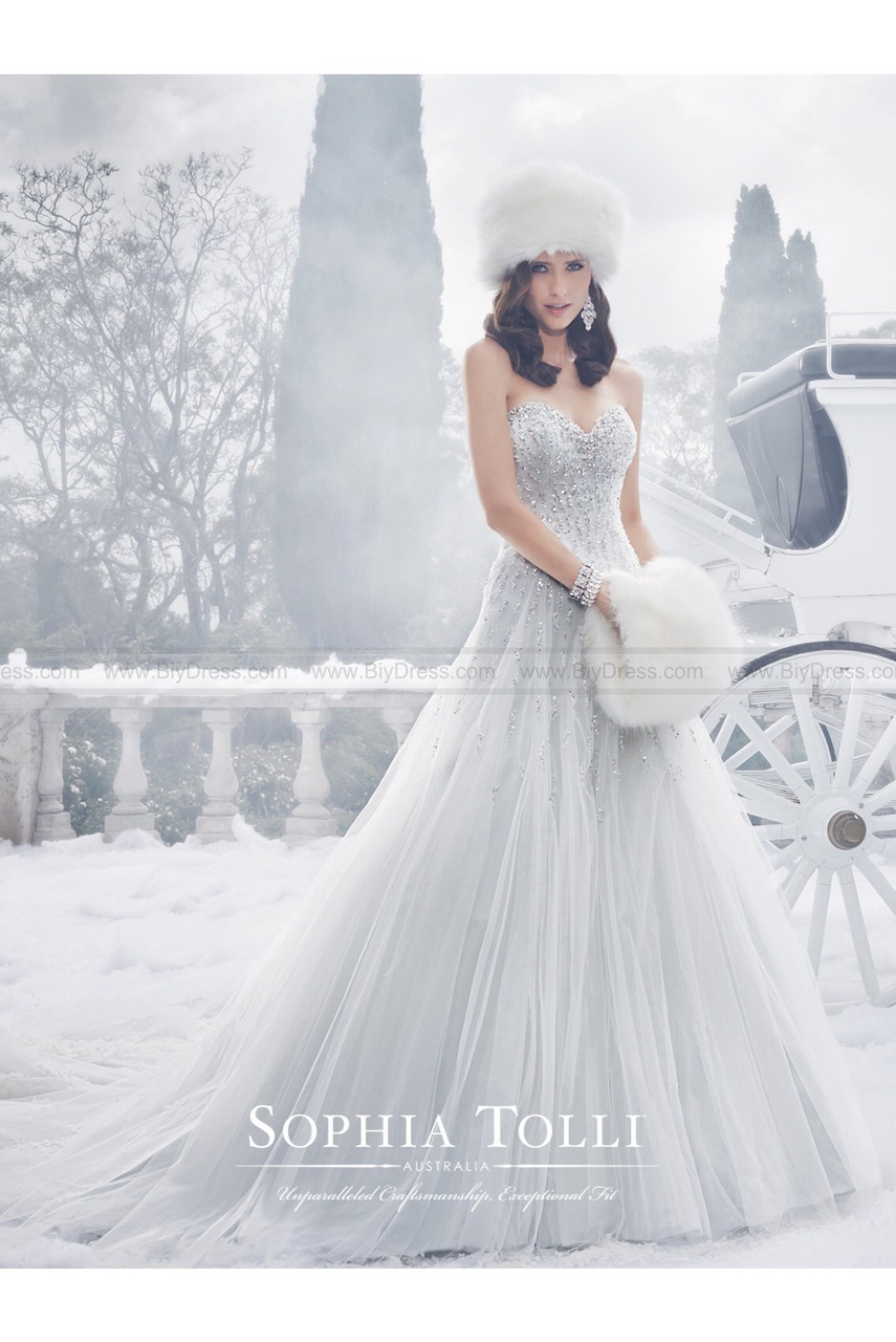 designer gowns, clothes, fashion and bridal gowns