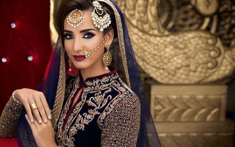 wedding day, bride look, indian girl and hindi fashion