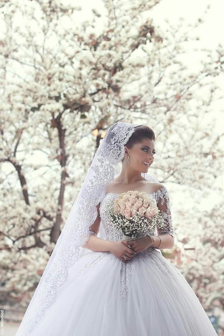 faith, bouqet, dress and beauty