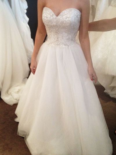 wedding dress, tulle and sweetheart