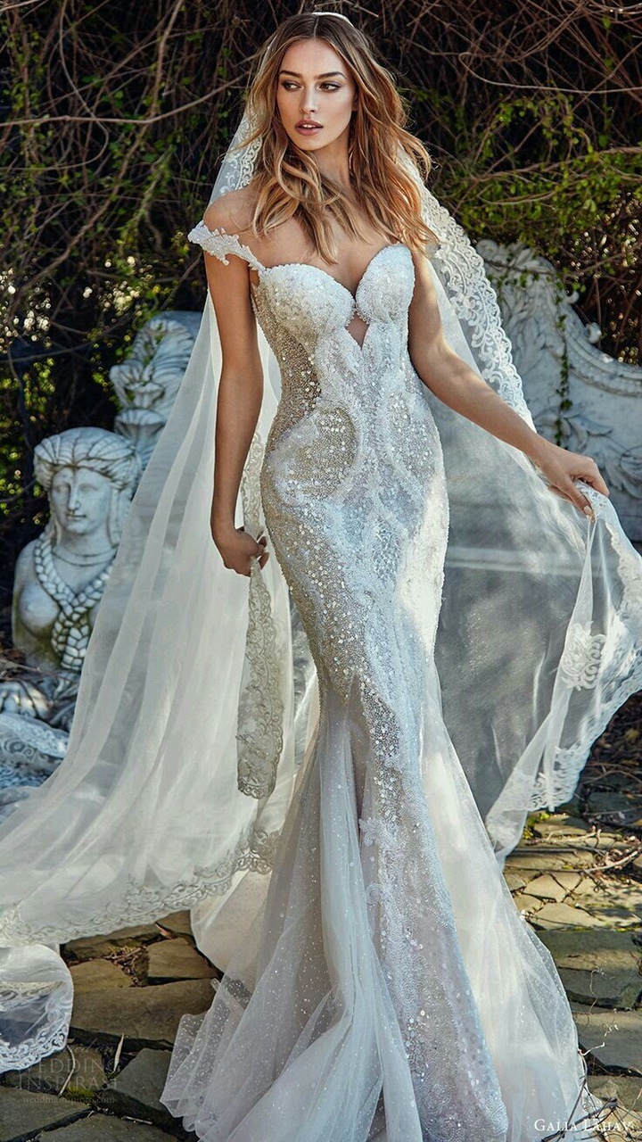 beautiful wedding dress