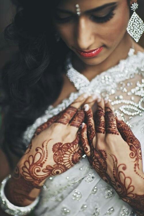 jewels, indiana bride, hands and makeup