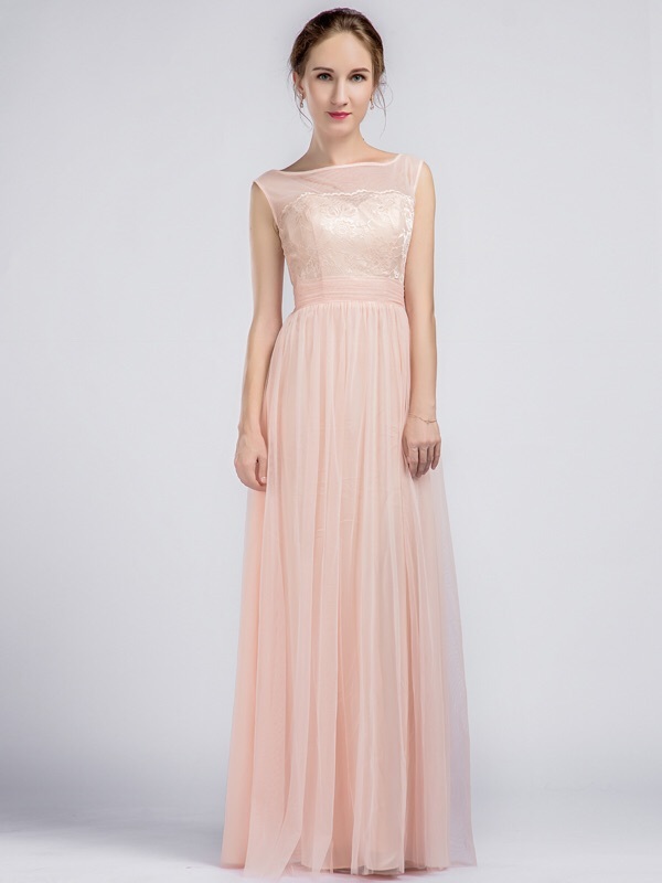 bridesmade and dress