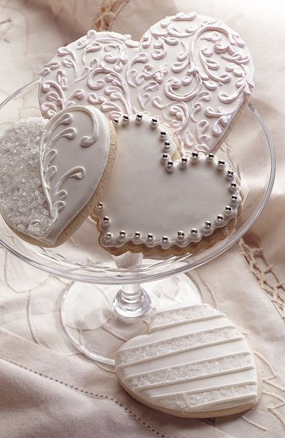 decorated, sugar and white